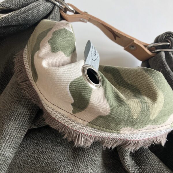 Borsa "Mandillo camouflage e velluto tortora reversibile - immagine 2