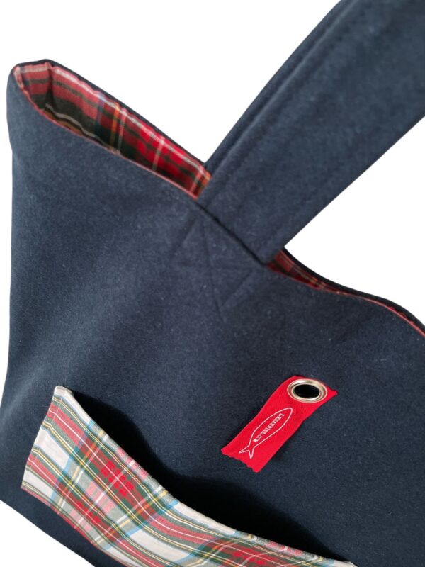 Borsa "La sportina" big size Lana blu e tartan base bianca - immagine 3