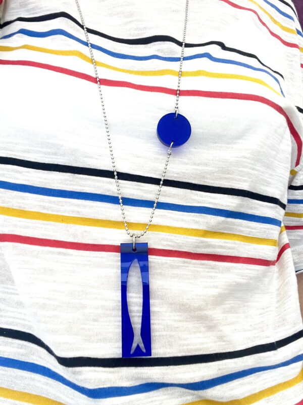 Collana "la Sardina" blu  in plexiglass - immagine 2